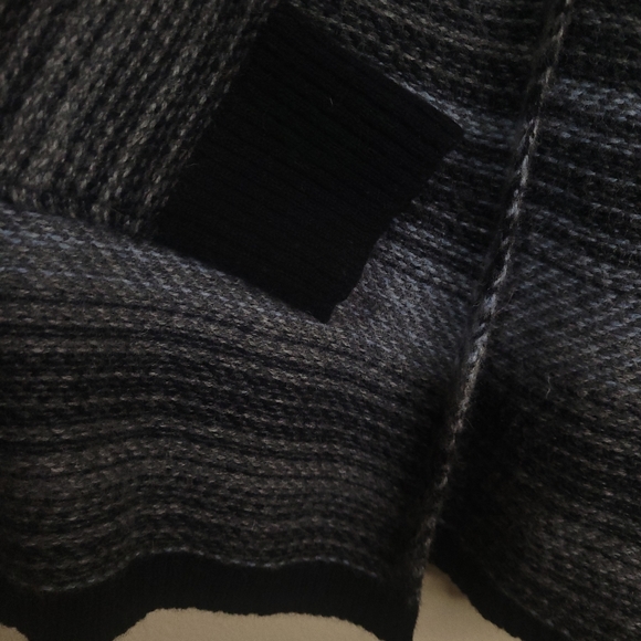 Woolrich Pearce Lambswool Striped Blend Black & Gray Cardigan - Picture 4 of 6